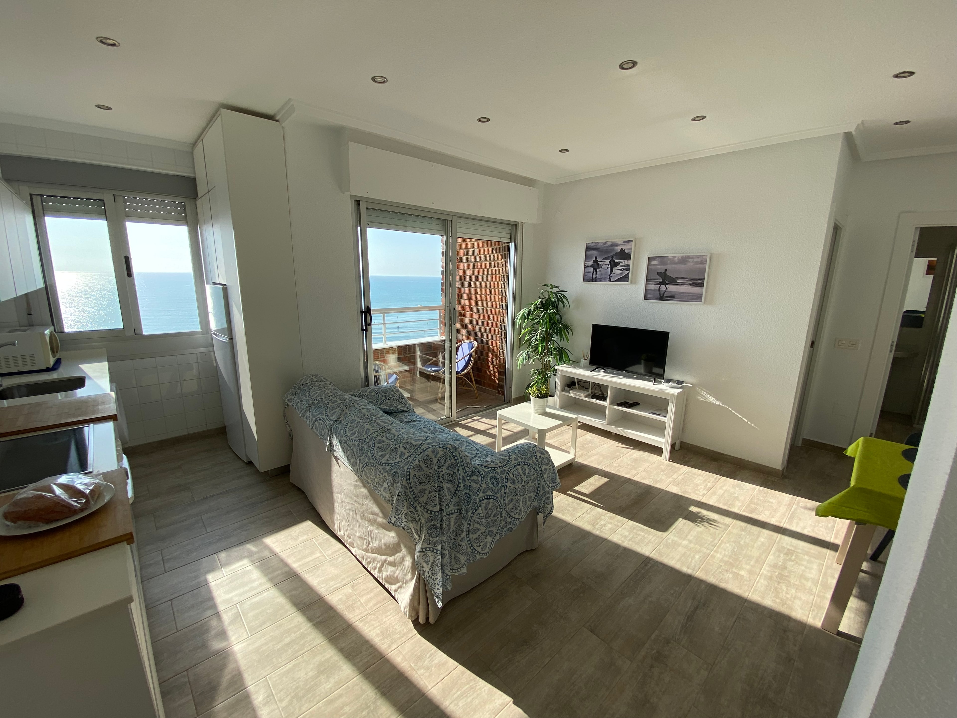 Emilia's Cabin — beachfront apartment in Guardamar del Segura